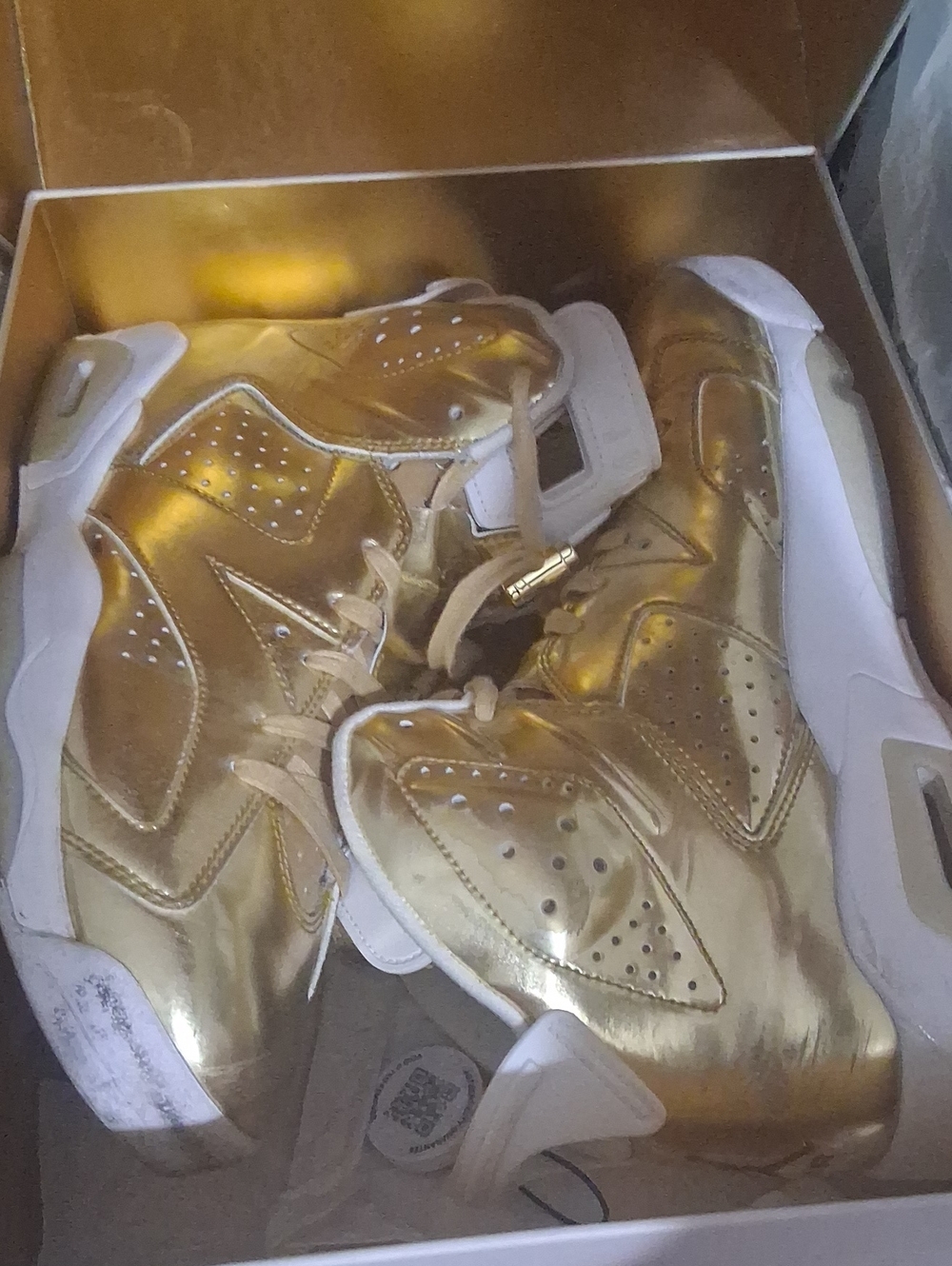 Jordan 6 Metallic Gold Low-Top Sneaker with White Interior